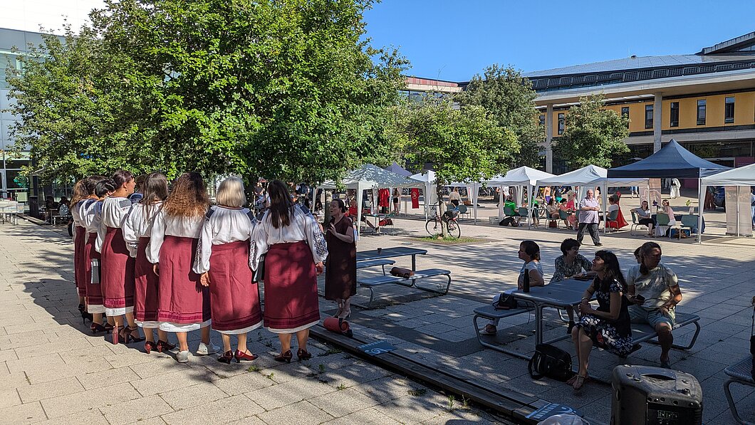 Ukrainischer Chor singt beim Vereinsmarkt "Club Connect"