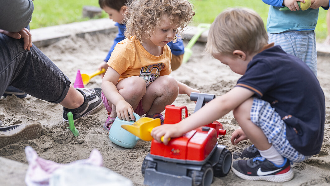 Sandkasten Kita Kleine Knöpfe