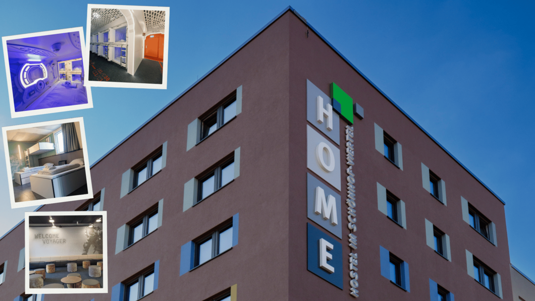 Gebäudeansicht Studierendenhostel mit Werbelogo an der Hauswand als Hintergrund - darauf Bilder mit den Schlafkapseln und Zimmern