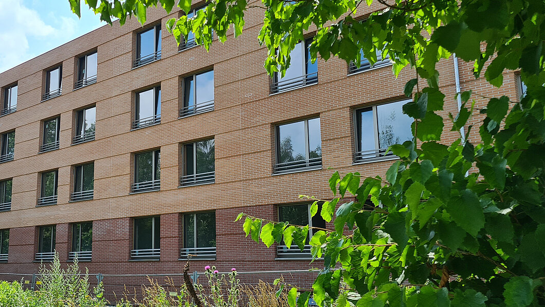 Außenansicht der Wohnanlage Emmy des Studierendenwerks Bremen auf dem Campus der Universität Bremen