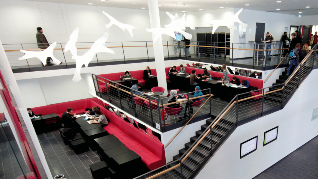 Blick in die Cafeteria Level